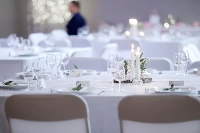L'âme d'un grand restaurant invitée à votre table : les codes du raffinement à portée de main