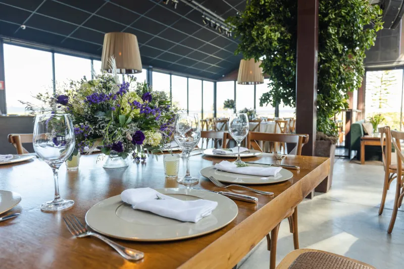 L'invisible convive : quand les arômes façonnent l'âme d'un grand dîner