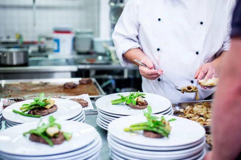 Mémoires en assiette : les instants fondateurs qui ont sculpté l'âme de nos chefs